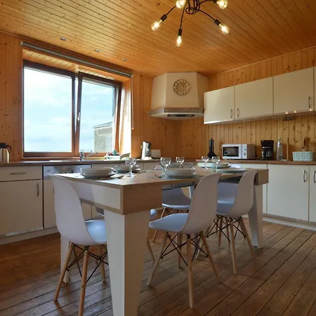 Spacious Home, בית נופש *